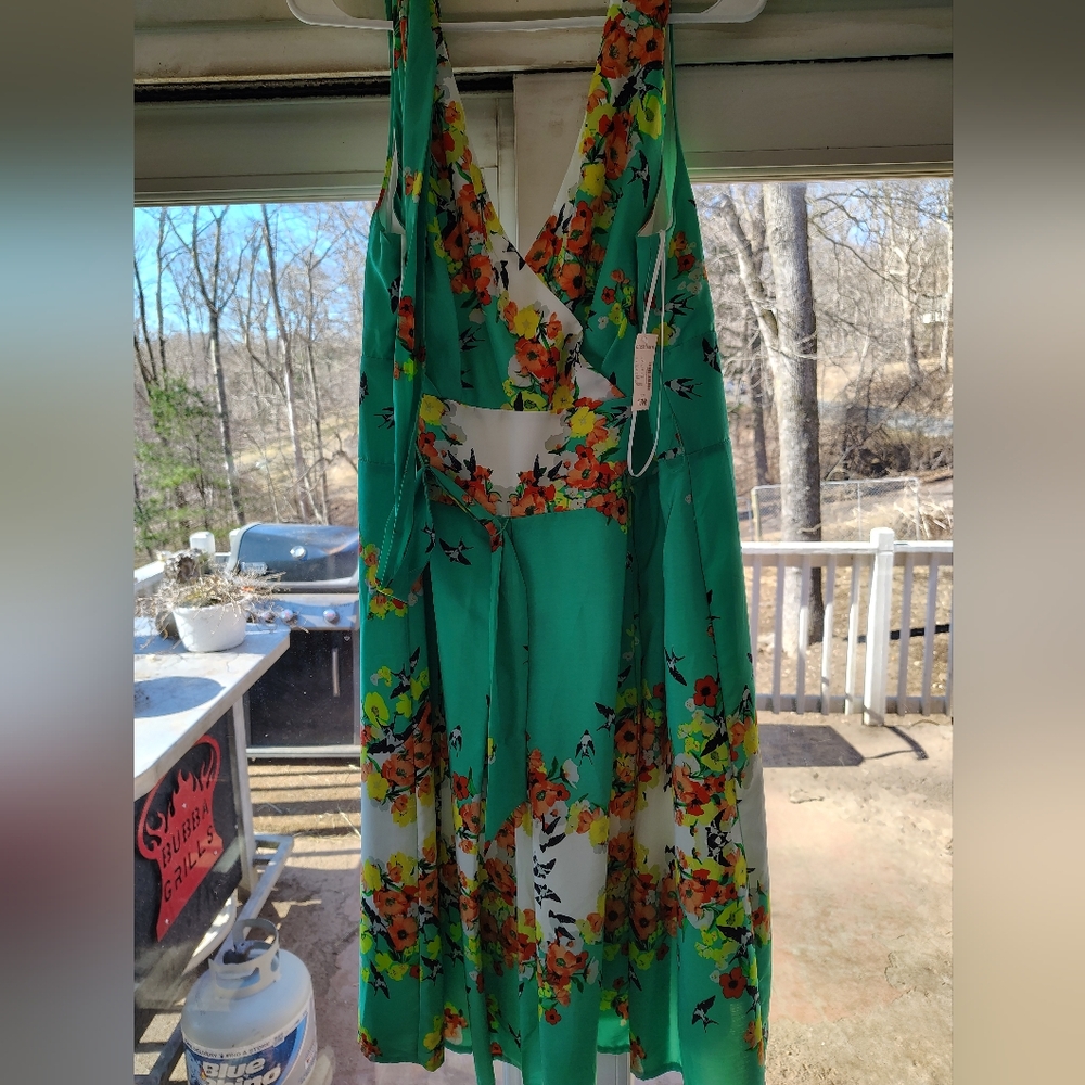 Dressbarn Green Plunge Sundress Resort Wear